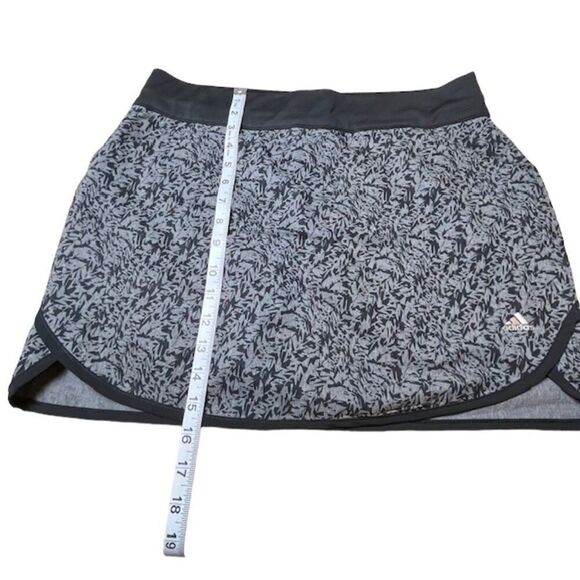Adidas Rangewear Fashion Skort Gray with Black Abstract Print Size Medium - Picture 6 of 10